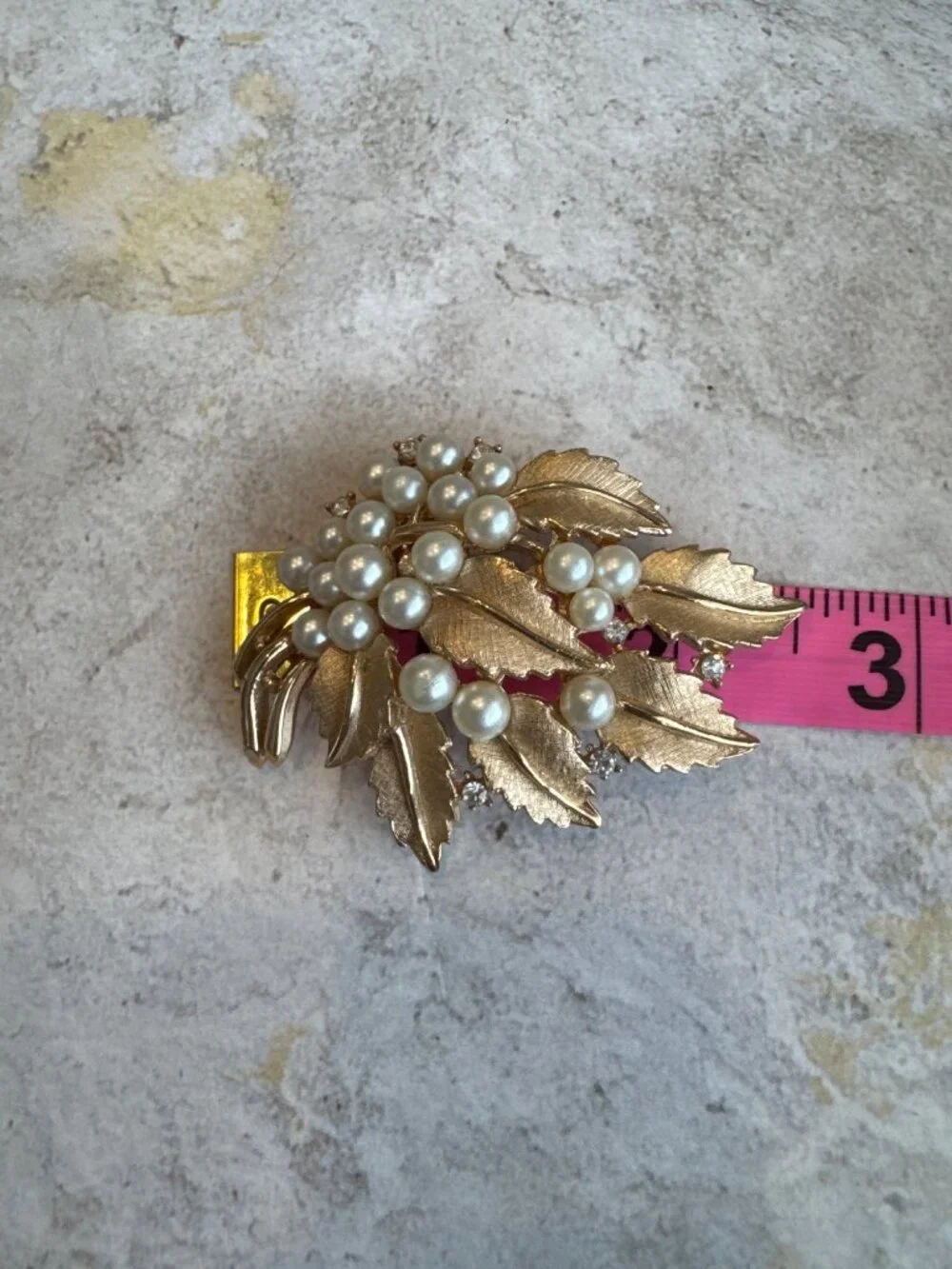 Crown Trifari great measurements